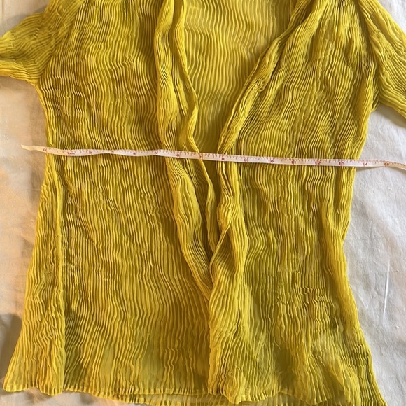 Issey Miyake pleats please yellow button down - Picture 8 of 9